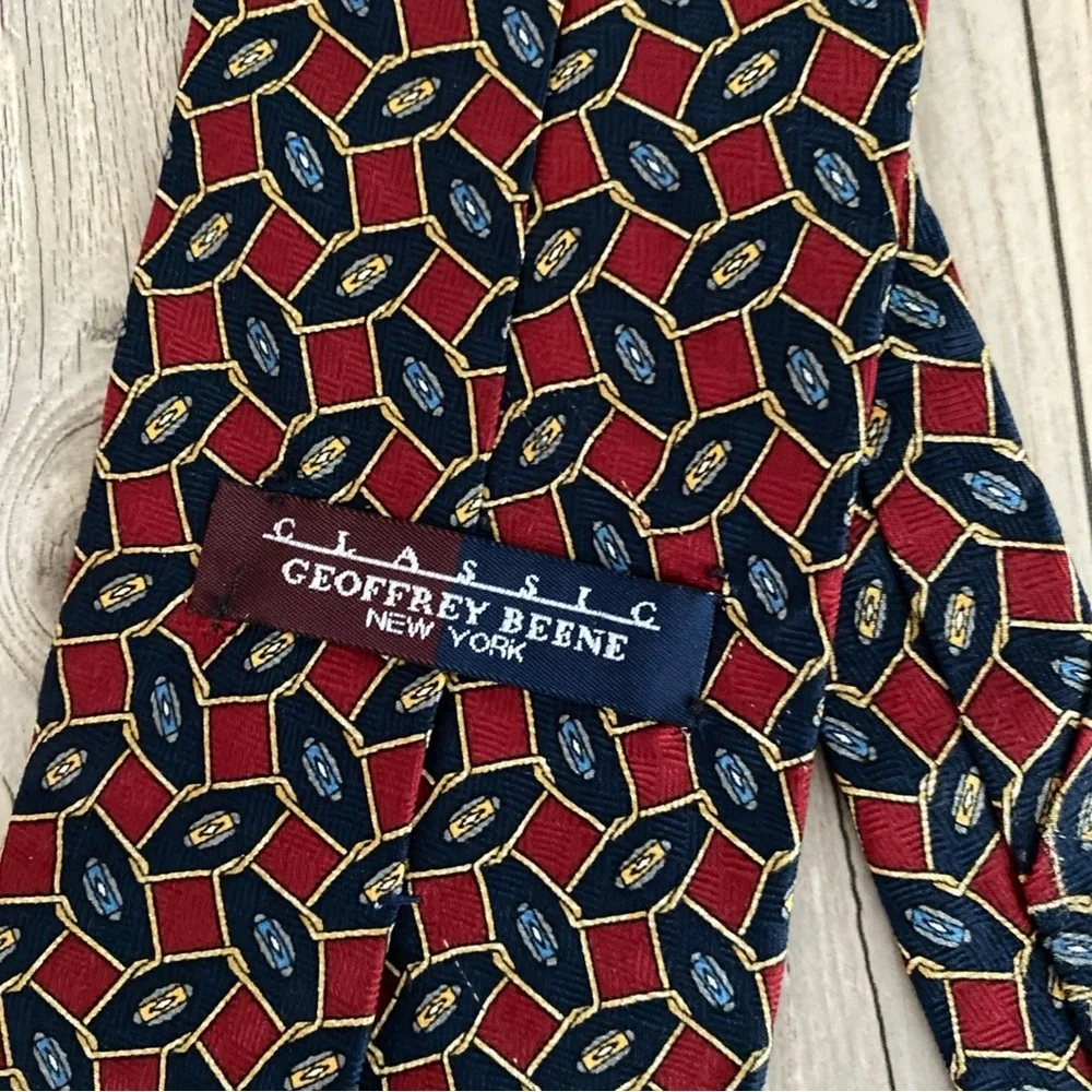 Geoffrey Beene Classic New York Mens Silk Tie Made In USA